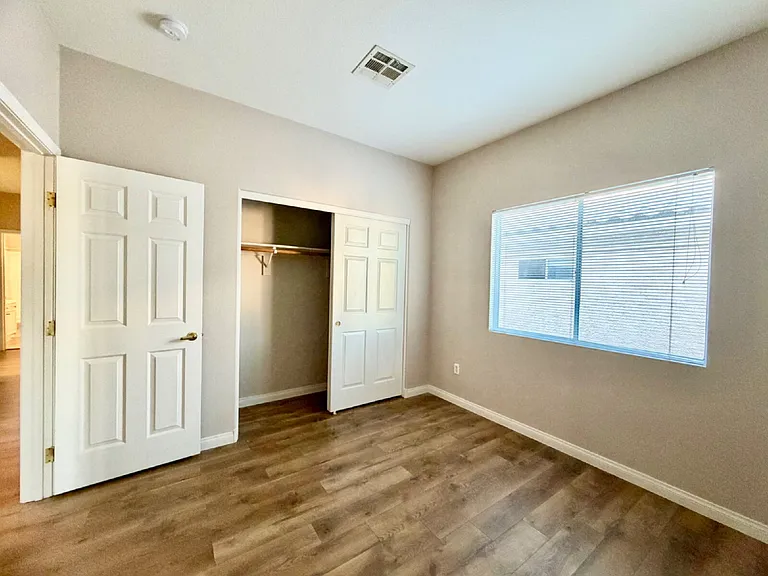 8917 Waltzing Waters Ct — Photo 31