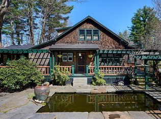 27 Heatherstone Rd, Amherst, MA 01002