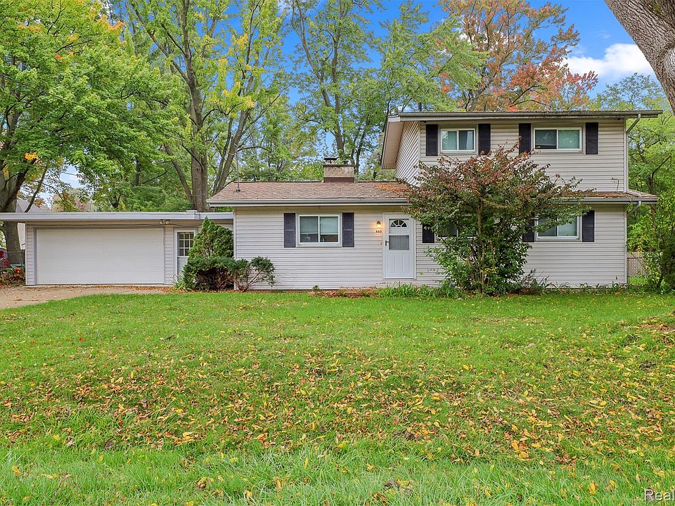 1st image of 680 Colebrook Dr