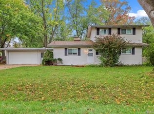 680 Colebrook Dr, Troy, MI 48083