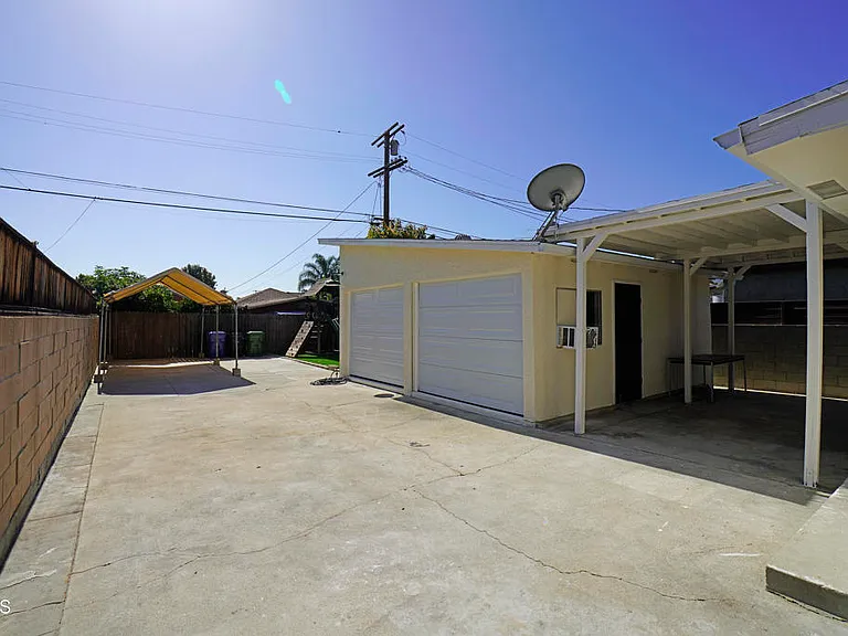 2938 Warwick Ave — Photo 12