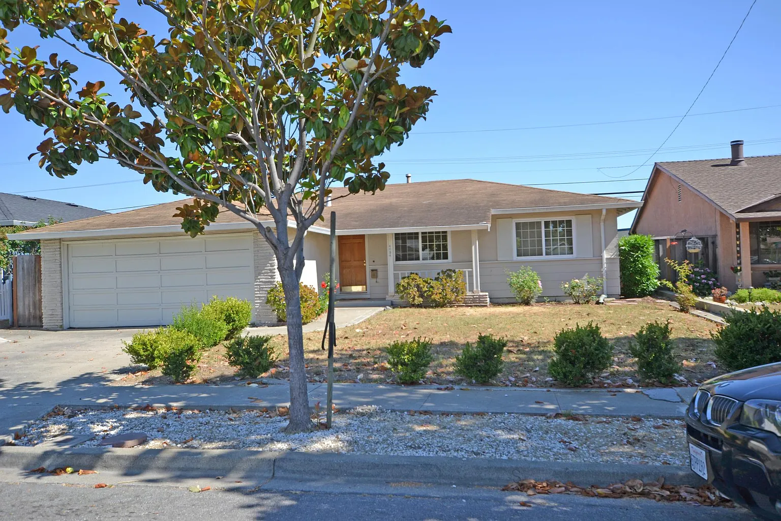 4654 Nelson St photo 1