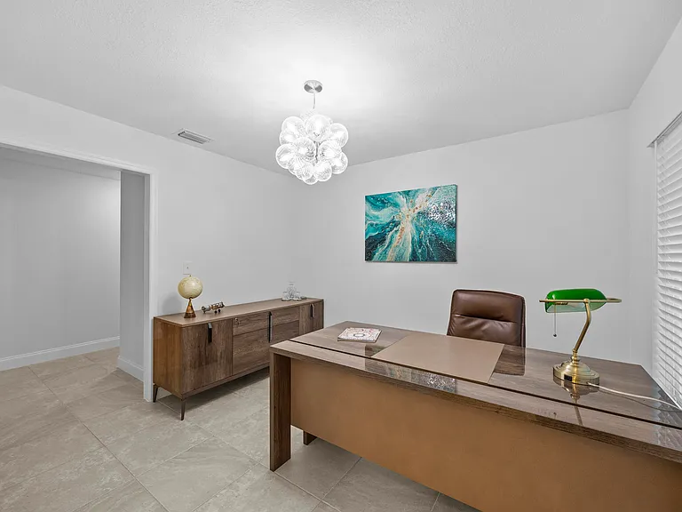 2400 Seaford Dr — Photo 12