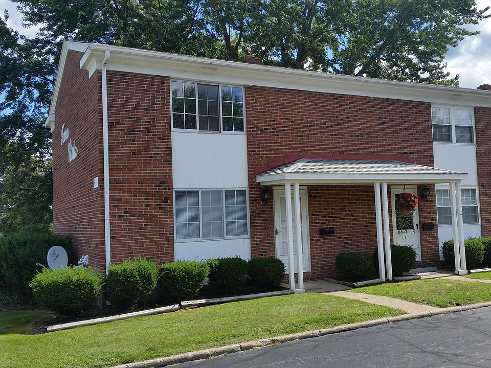 Separate entrance / Surface parking / Private patio