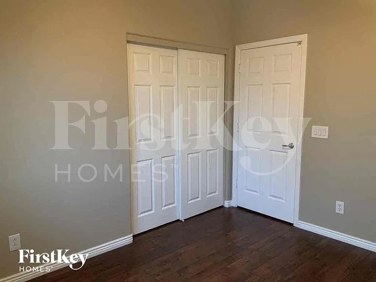 17424 N 19th Ter — Photo 14