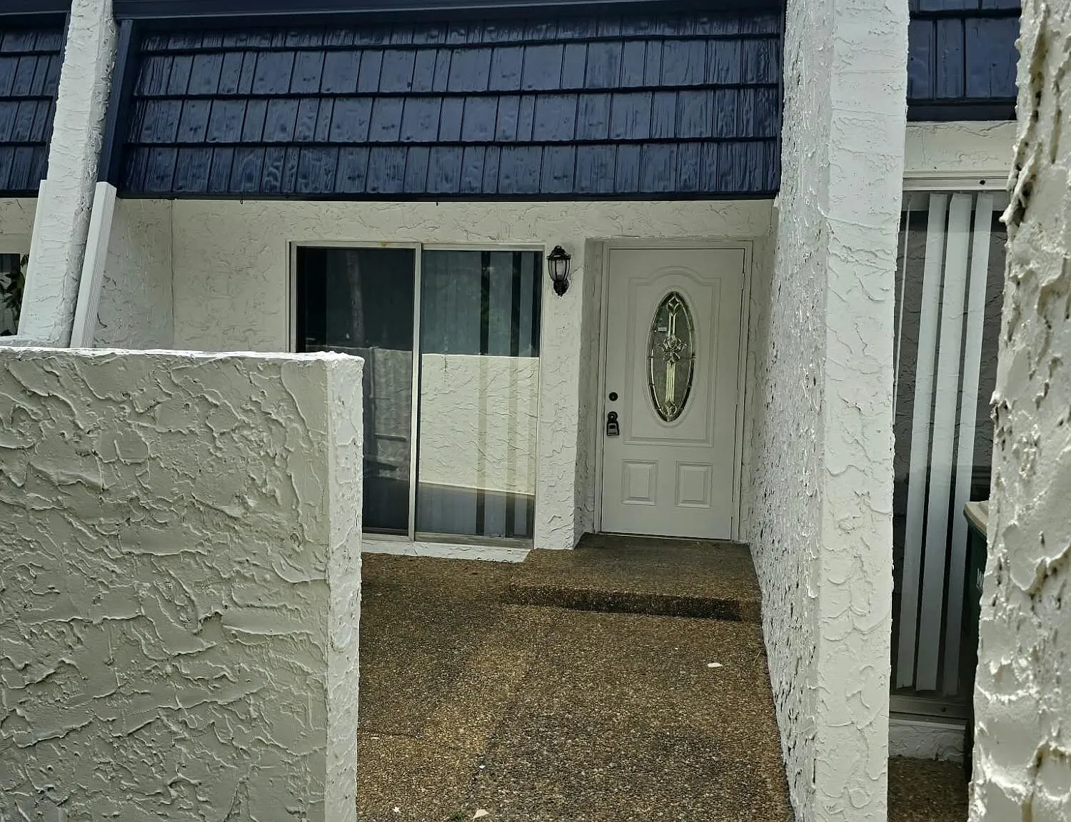 2 bed, 1.5 bath, 1000 sqft, $2,300 — Photo 2