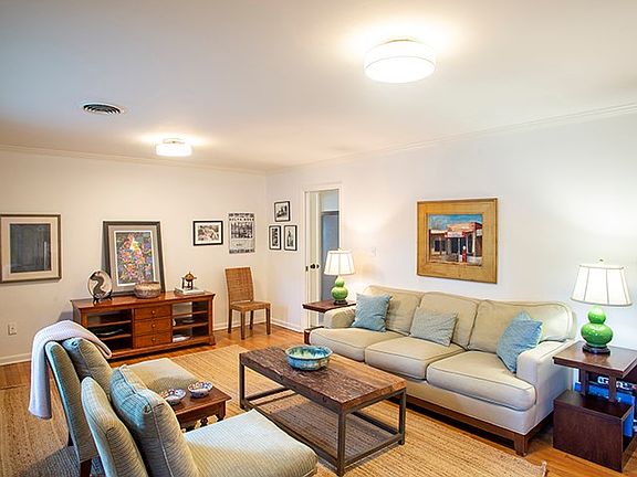 3rd image of 215 Chandler Ave
