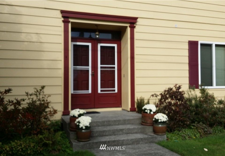 1st image of 630 Governor Stevens Avenue SE