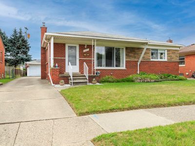 18036 Summer Ln N, Fraser, MI, 48026