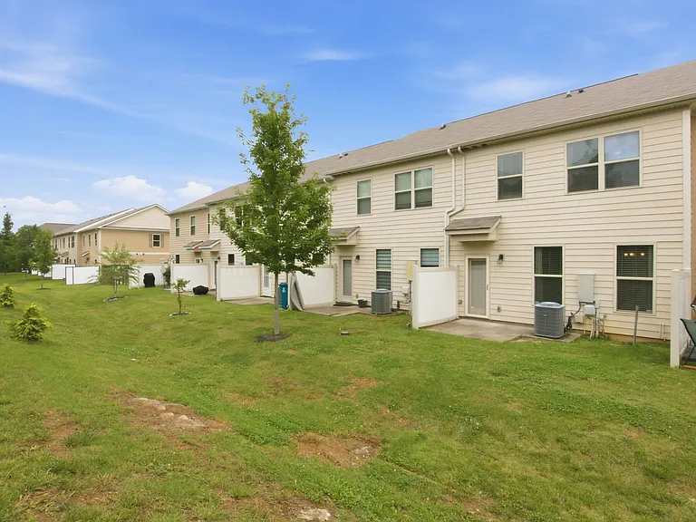 4007 Cannonsgate Ln — Photo 36
