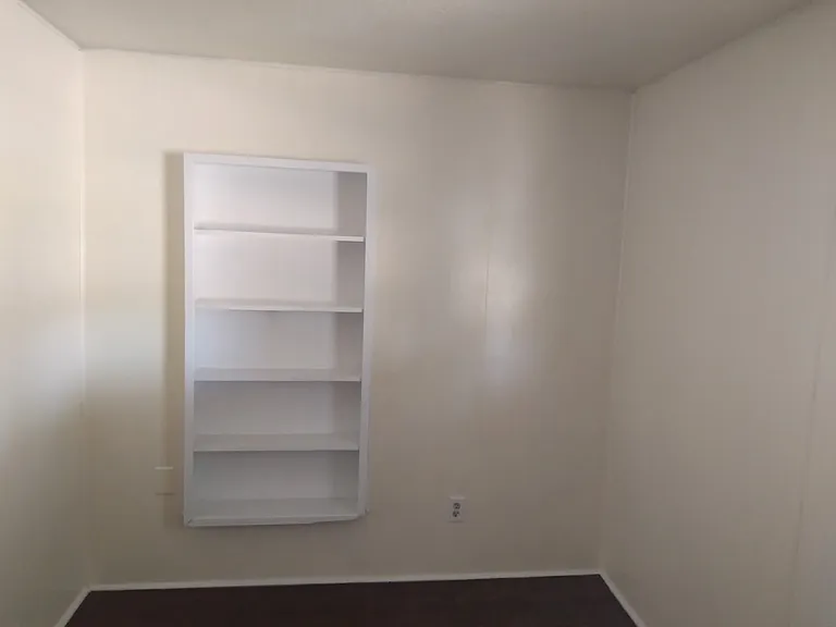 1802 W Fort Davis Ave — Photo 2