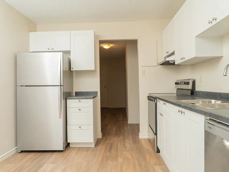 655 Windermere Rd — Photo 24