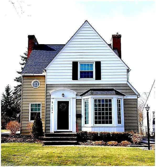 1694 Oakmount Rd photo 1