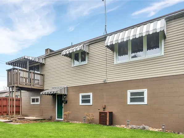 371 1/2 Washington Ave, Leechburg, PA 15656