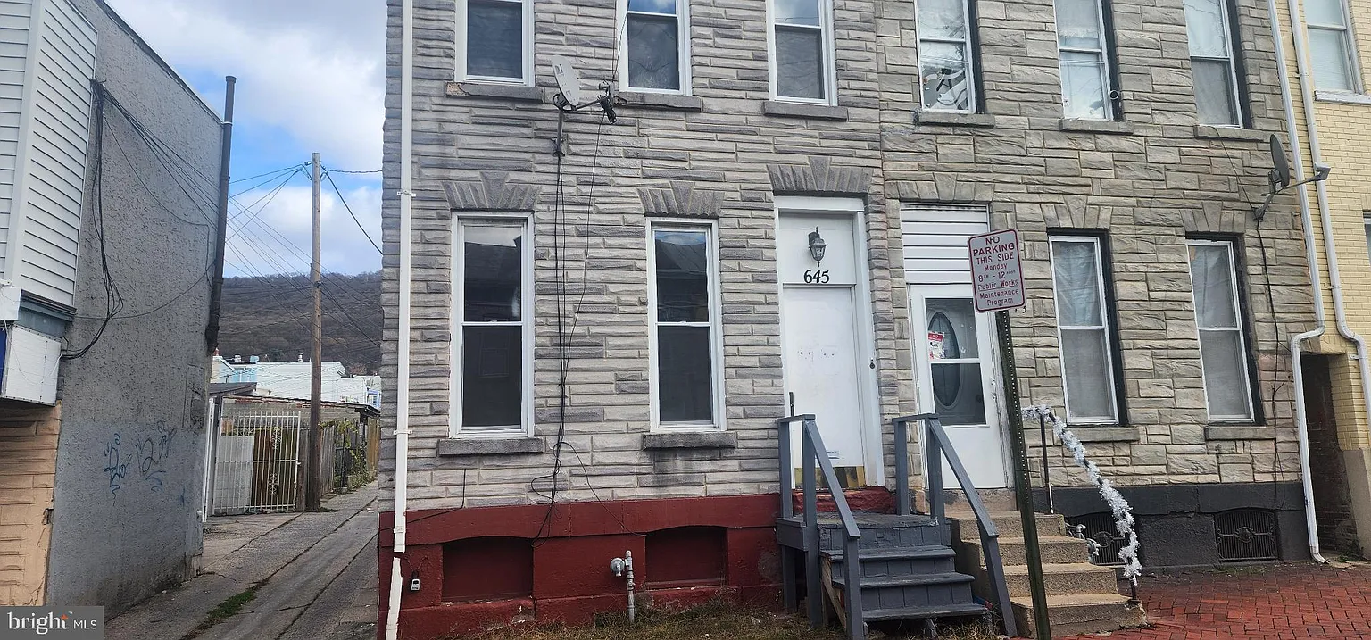 645 N 10th St photo 1