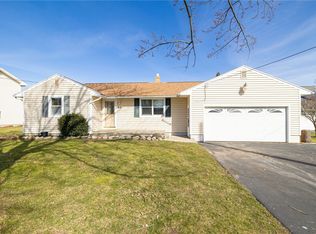 918 Weiland Rd, Rochester, NY 14626