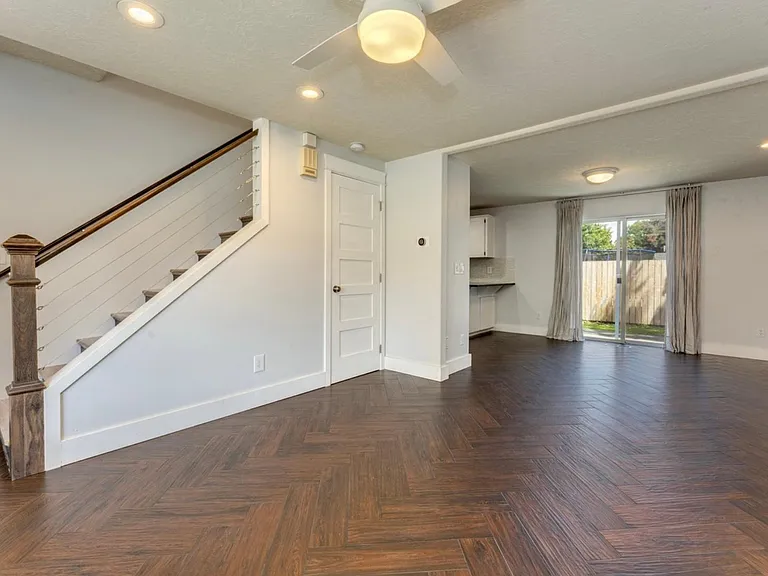 7722 N Montana Ave — Photo 4