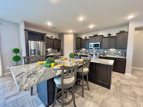 4th image of 904 Crystal Deer Dr