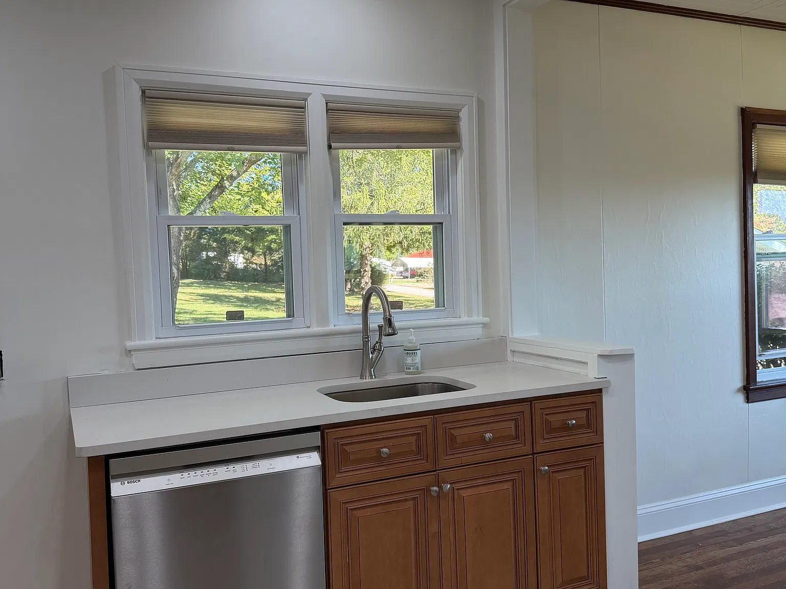 3 bed, 1100 sqft, $2,750 — Photo 3