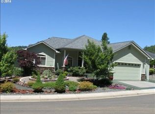 1796 NE Reagan Dr, Roseburg, OR 97470