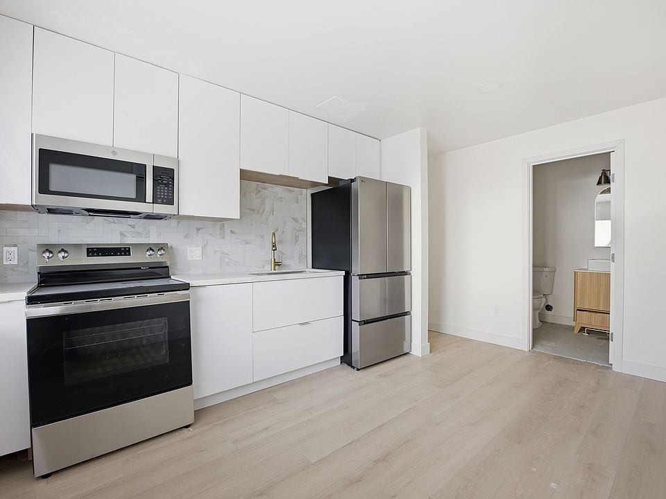 1st image of 4059 Louisiana St #9