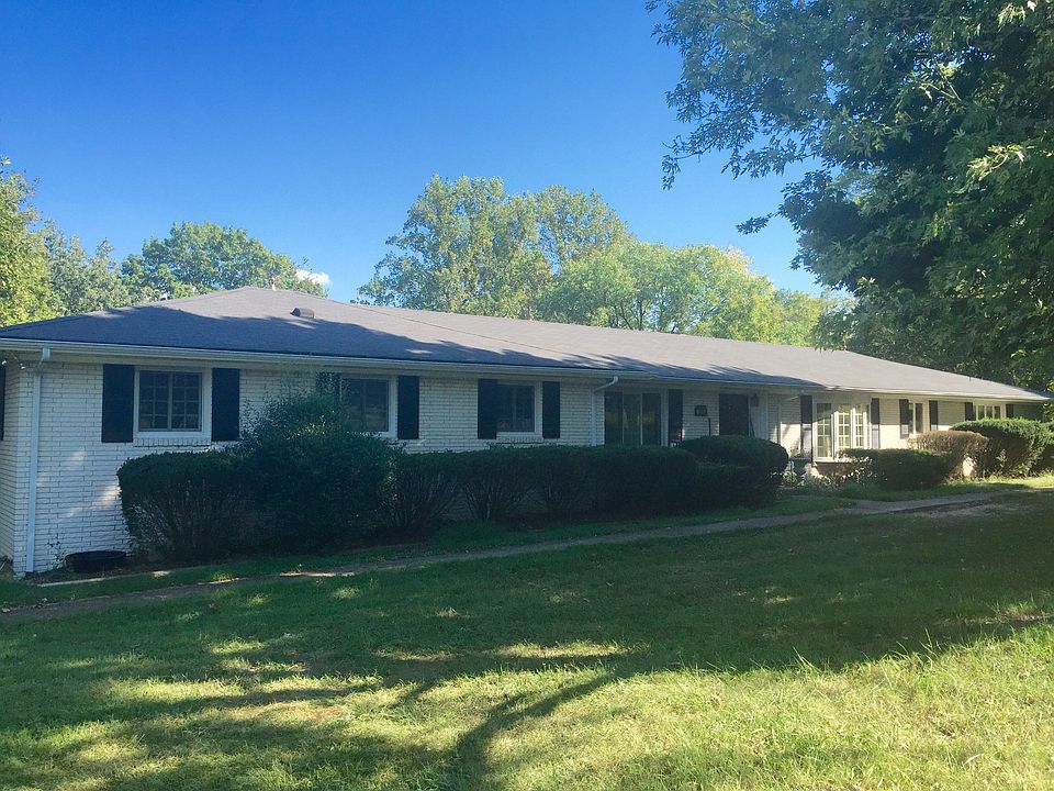 2nd image of 711 Mount Olivet Rd