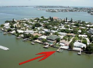 6952 S Shore Dr S, South Pasadena, FL 33707