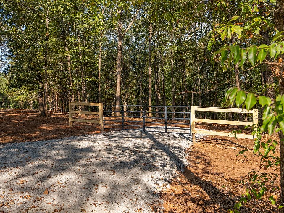 1st image of 2 Gibson Rd #2