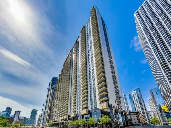 400 E Randolph St APT 2521, Chicago, IL 60601