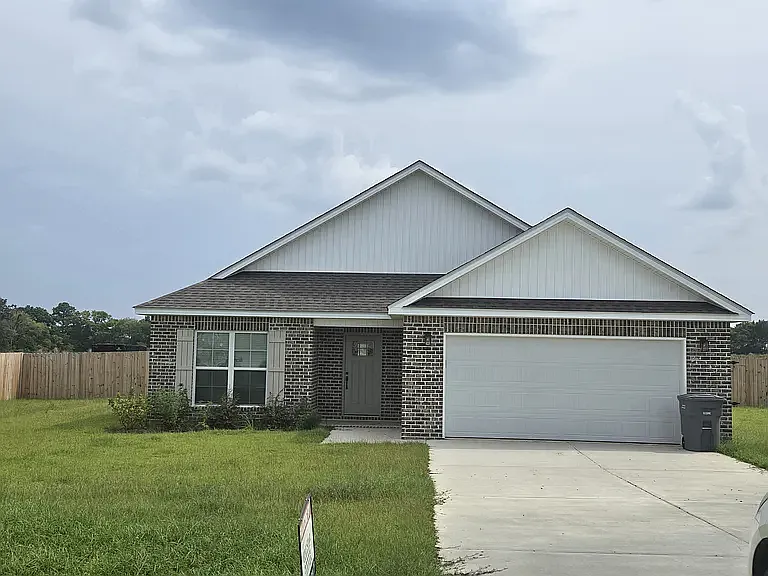426 Gritney Rd — Photo 1