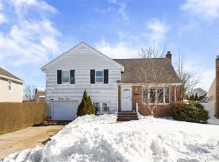 27 Elizabeth Drive, Bethpage, NY 11714