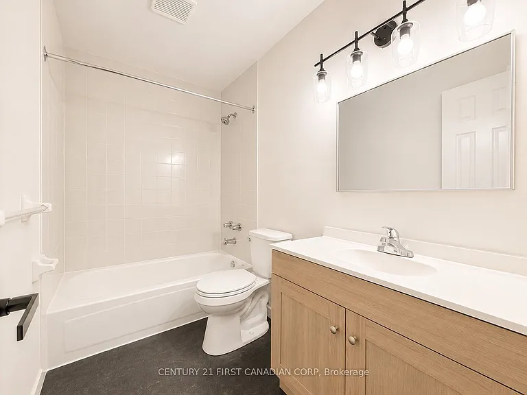 925 Lawson Rd #16 — Photo 5
