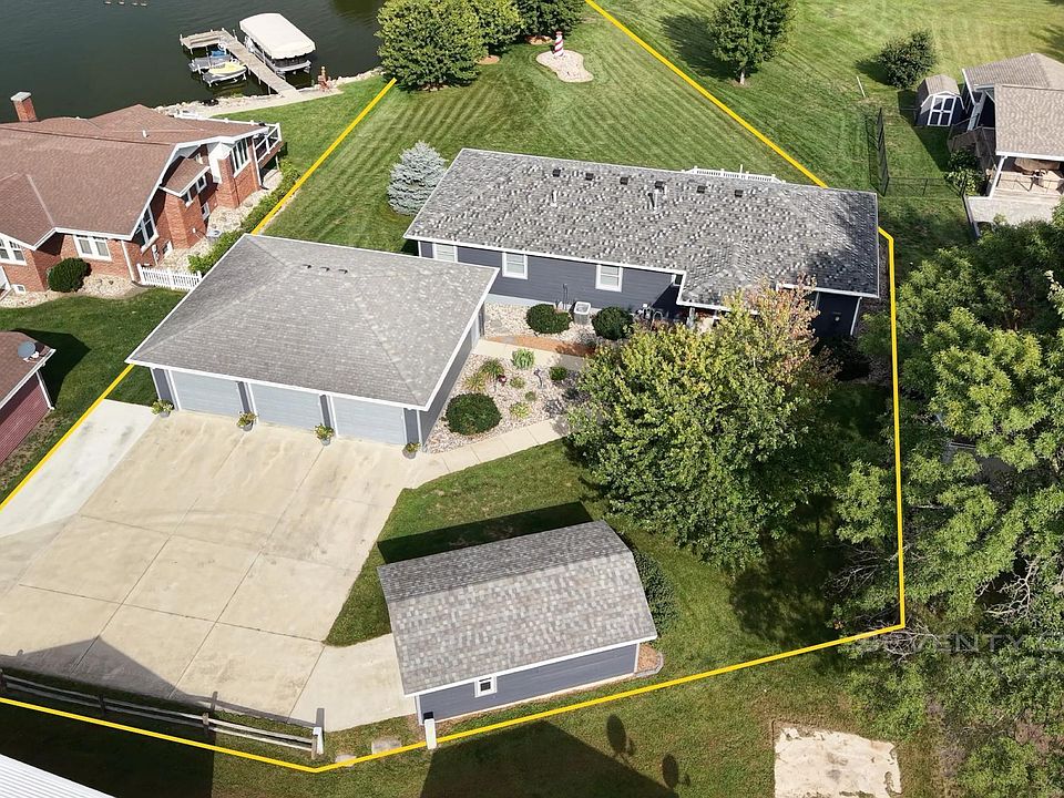 1st image of 96 Lakeshore Dr