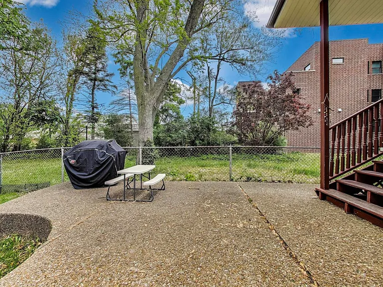 36 E Touhy Ave — Photo 23