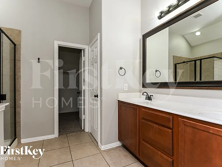 612 Celeste Ln — Photo 11