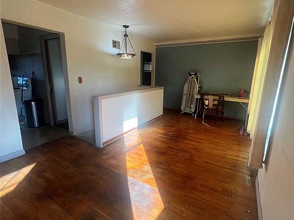 2nd image of 4335 Creelman Pl