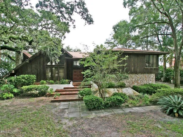 5457 River Trail Rd N, Jacksonville, FL 32277
