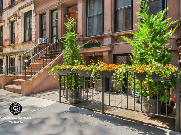 132 West 73rd Street image 2 of 10