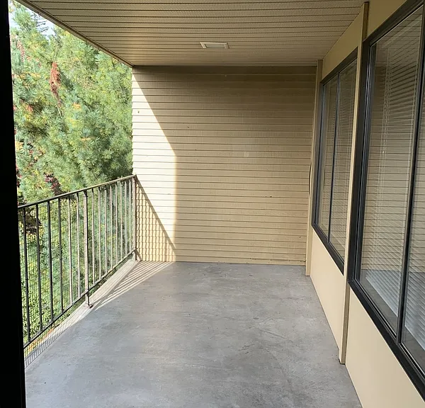 202 La Villa Dr — Photo 10