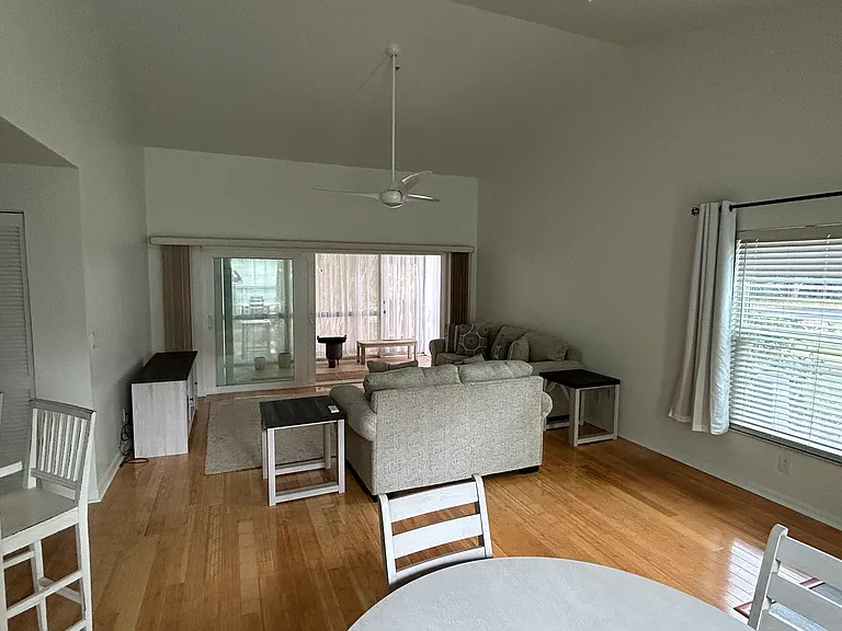 6645 Pineview Ter — Photo 12