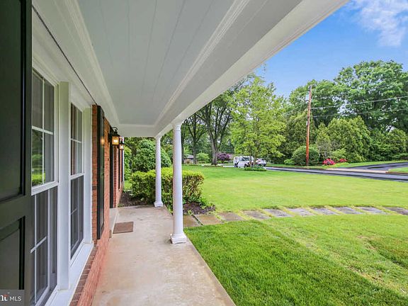 4th image of 1215 Belle Vista Dr