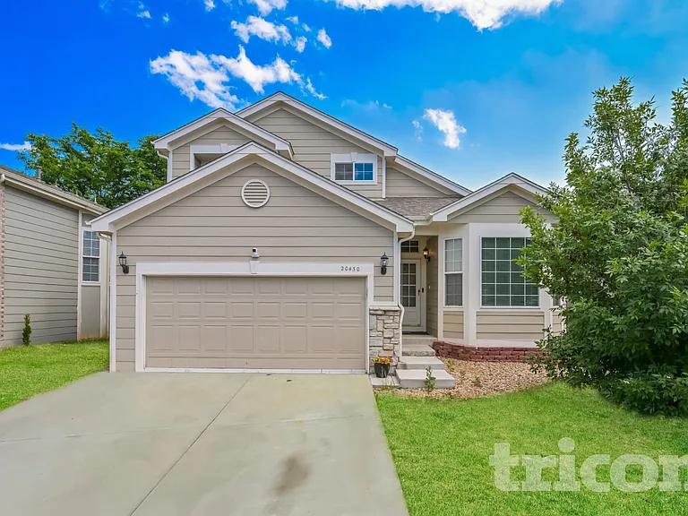 20430 E Bellewood Pl — Photo 1