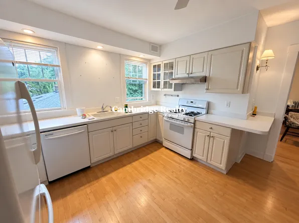 11 Holly Ave #3, Cambridge, MA 02138