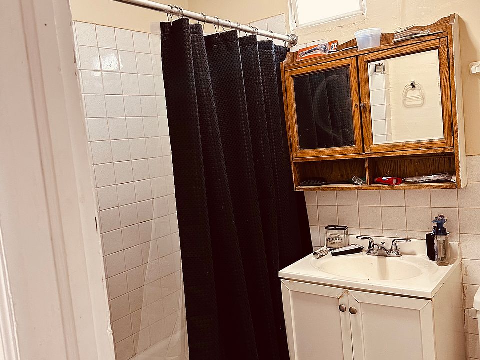 2nd image of 2441 N Halsted St #2B