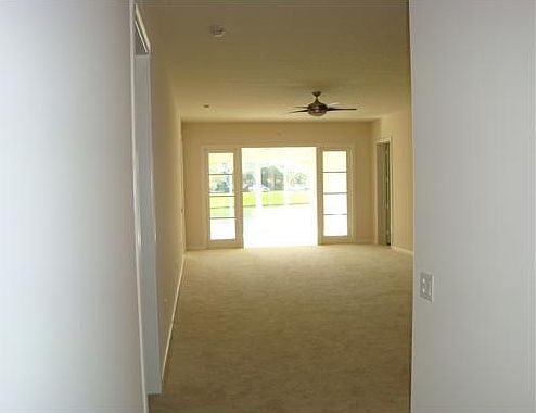 5th image of 2 Harbour Isle Dr #105