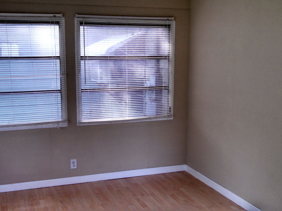 1st image of 842 Francis St