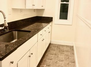 10 Vale St APT 3, Worcester, MA 01604