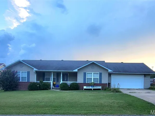 330 Murfield Dr, Poplar Bluff, MO 63901