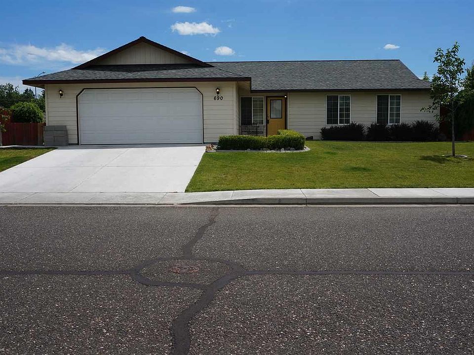1st image of 690 Tanglewood Dr