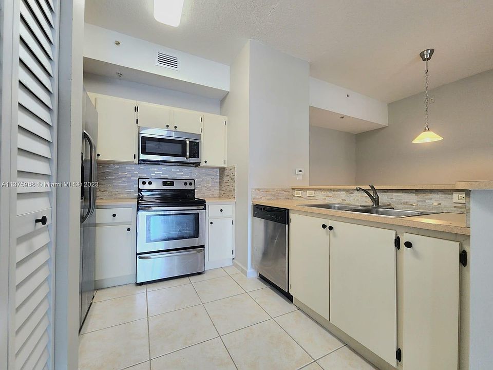 1st image of 7320 NW 114th Ave APT 101